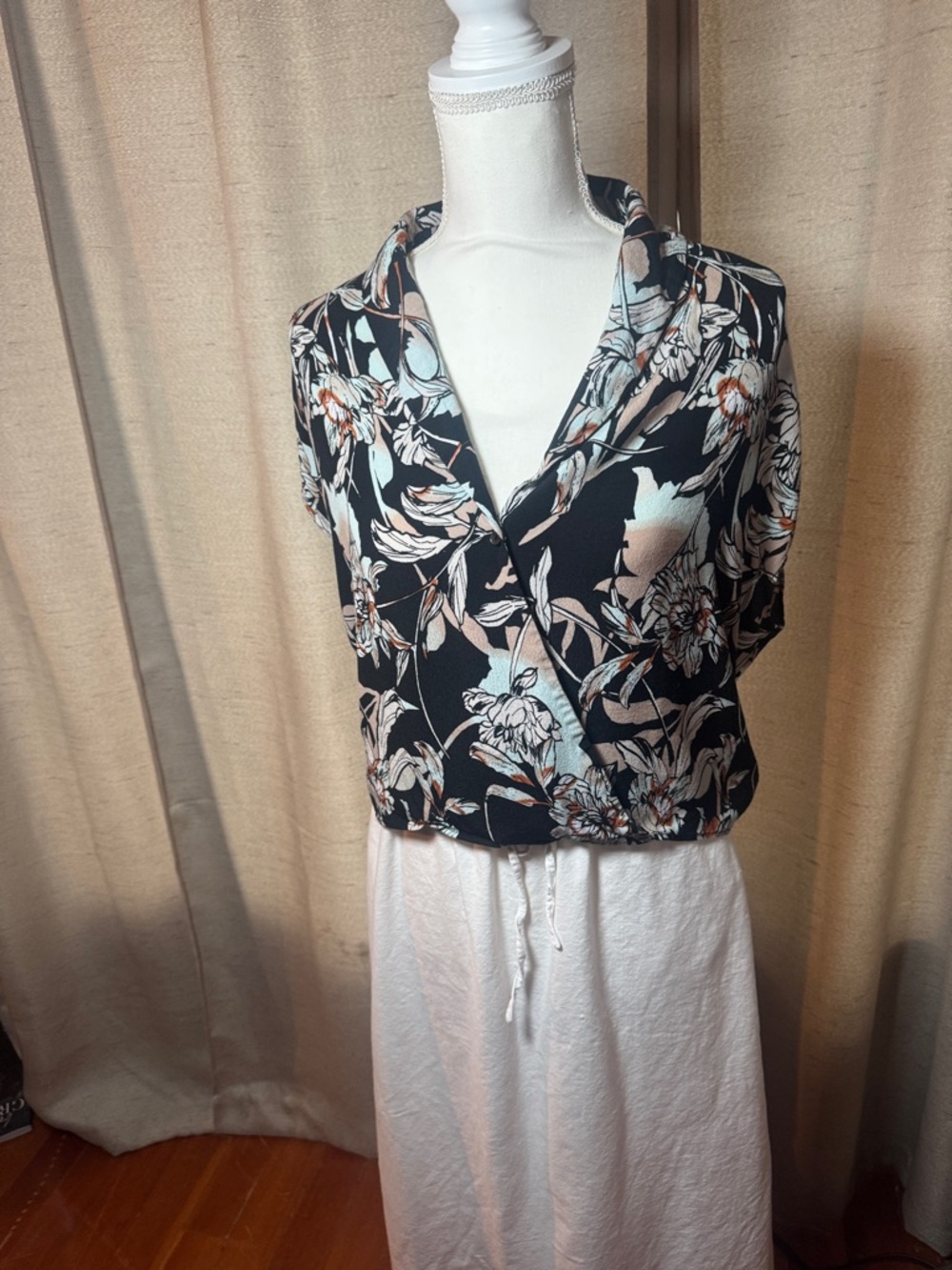 Black Floral Short Sleeve Button Front Top-Leith Medium